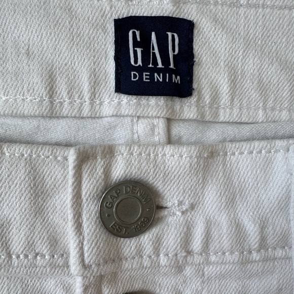 GAP Denim White High-Waisted Button Fly Shorts – Size 8 Short - Picture 5 of 5